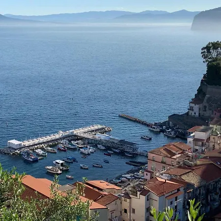 Profumo Di Mare - Sea Front Terrace Apartment Marina Grande, Sorrento アパート *