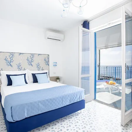 Profumo Di Mare - Sea Front Terrace Apartment Marina Grande, Sorrento アパート *