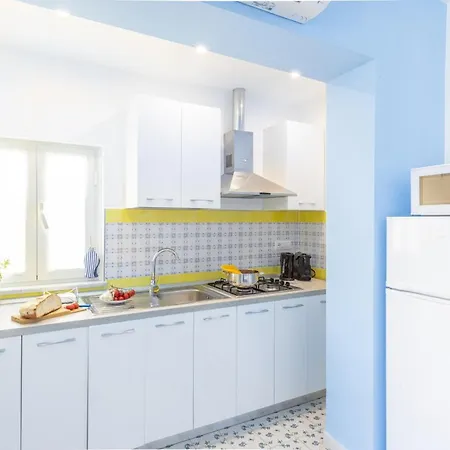 Profumo Di Mare - Sea Front Terrace Apartment Marina Grande, Sorrento ソレント