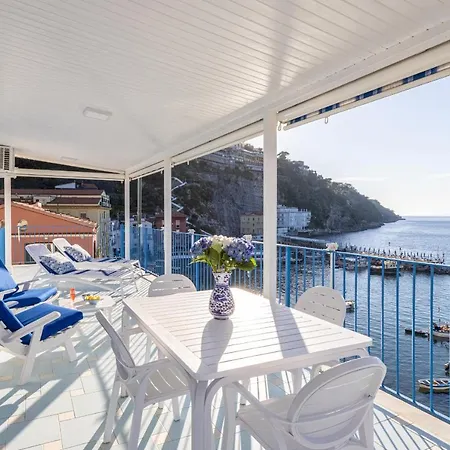 Profumo Di Mare - Sea Front Terrace Apartment Marina Grande, Sorrento * Sorrente