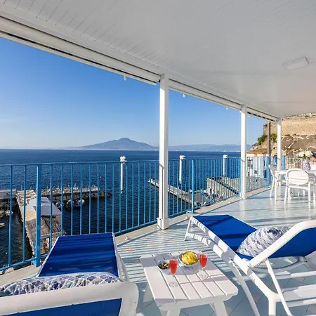 Profumo Di Mare - Sea Front Terrace Apartment Marina Grande, Sorrento Sorrente