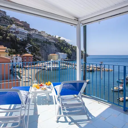 Lägenhet Profumo Di Mare - Sea Front Terrace Apartment Marina Grande, Sorrento
